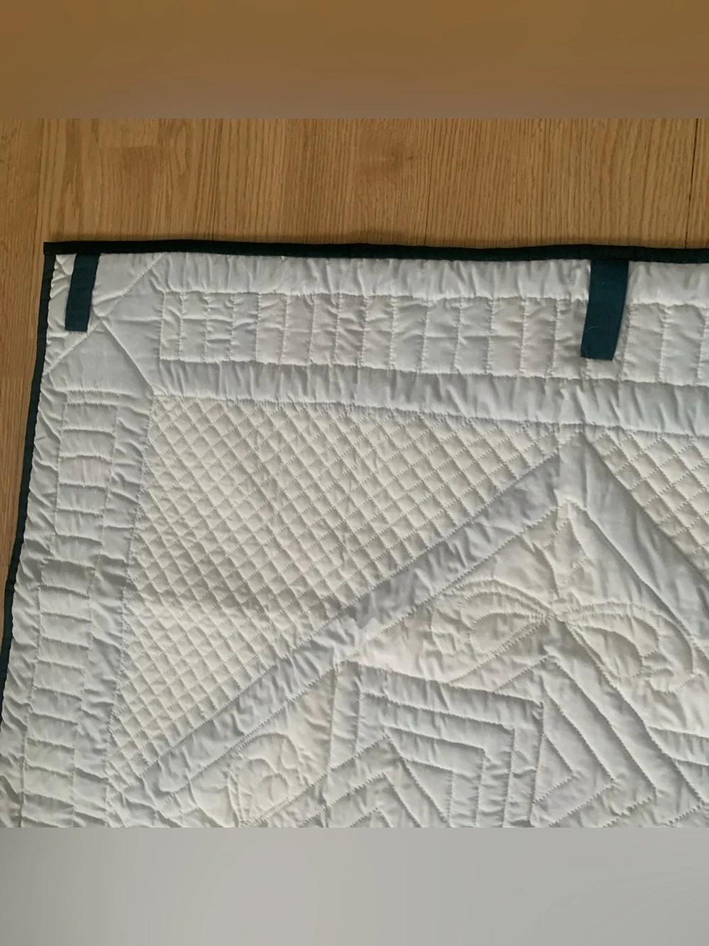 1998 VTG Village Quilts Handmade SPINNING STAR Cotton Hanging PATCHWOR QUILT 40”